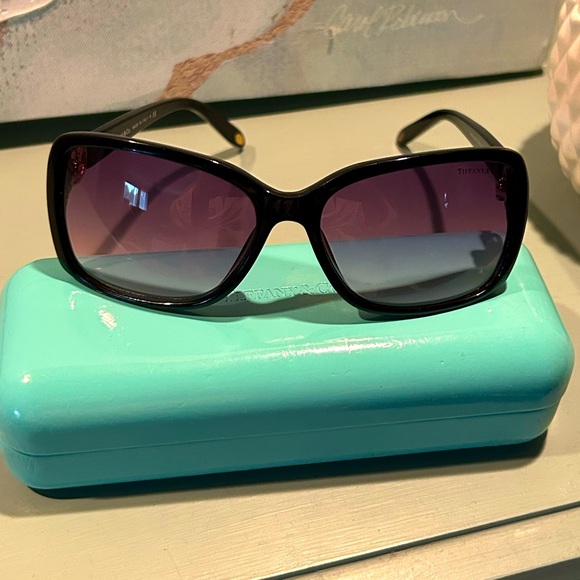 🩵SOLD🩵 Tiffany & Co. Sunglasses - Picture 1 of 8